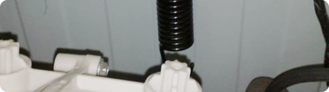 Слетела пружина с бака